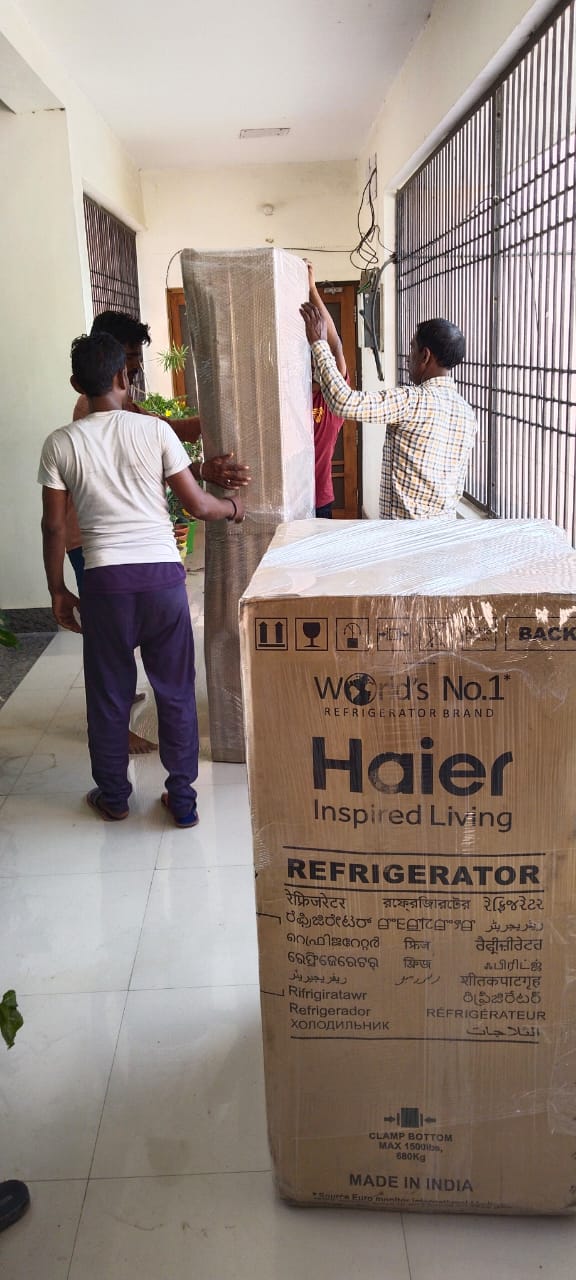 <br />
<b>Notice</b>:  Undefined variable: FetchPage in <b>/home/movingsolutions/public_html/company/home.php</b> on line <b>428</b><br />
<br />
<b>Notice</b>:  Trying to access array offset on value of type null in <b>/home/movingsolutions/public_html/company/home.php</b> on line <b>428</b><br />
 Slider