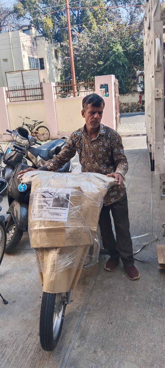 <br />
<b>Notice</b>:  Undefined variable: FetchPage in <b>/home/movingsolutions/public_html/company/home.php</b> on line <b>428</b><br />
<br />
<b>Notice</b>:  Trying to access array offset on value of type null in <b>/home/movingsolutions/public_html/company/home.php</b> on line <b>428</b><br />
 Slider