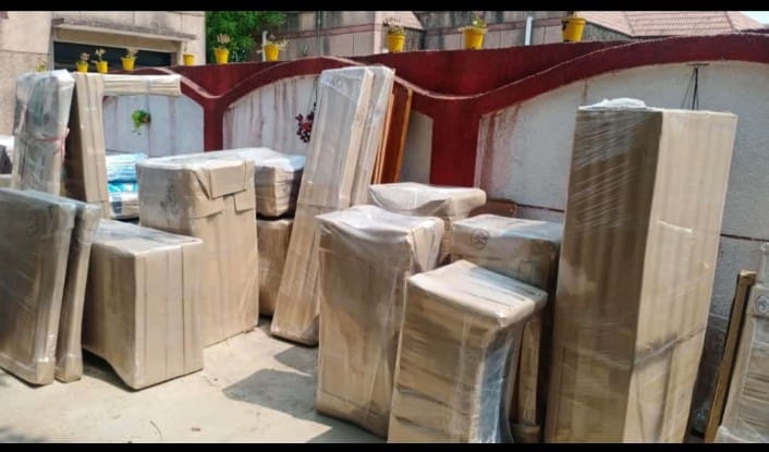 <br />
<b>Notice</b>:  Undefined variable: FetchPage in <b>/home/movingsolutions/public_html/company/home.php</b> on line <b>428</b><br />
<br />
<b>Notice</b>:  Trying to access array offset on value of type null in <b>/home/movingsolutions/public_html/company/home.php</b> on line <b>428</b><br />
 Slider