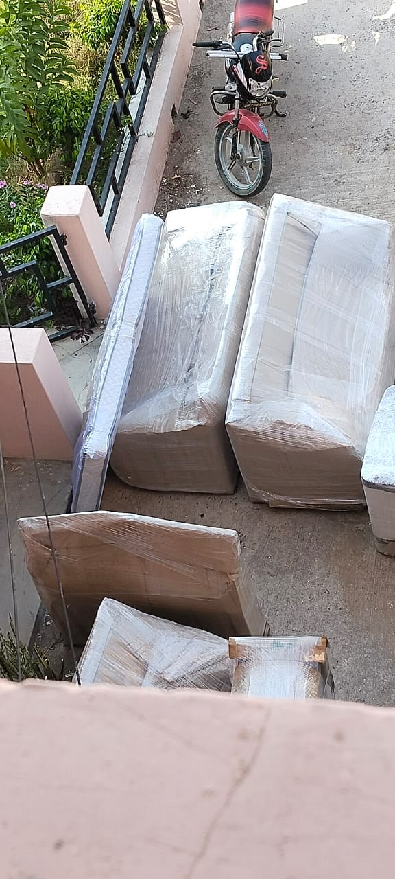 <br />
<b>Notice</b>:  Undefined variable: FetchPage in <b>/home/movingsolutions/public_html/company/home.php</b> on line <b>428</b><br />
<br />
<b>Notice</b>:  Trying to access array offset on value of type null in <b>/home/movingsolutions/public_html/company/home.php</b> on line <b>428</b><br />
 Slider