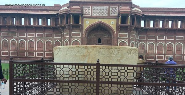 Bathtub-of-Jahangir-Agra-Fort
