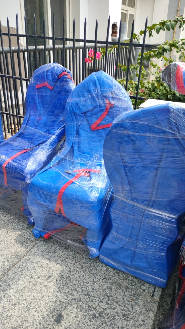 <br />
<b>Notice</b>:  Undefined variable: FetchPage in <b>/home/movingsolutions/public_html/company/home.php</b> on line <b>428</b><br />
<br />
<b>Notice</b>:  Trying to access array offset on value of type null in <b>/home/movingsolutions/public_html/company/home.php</b> on line <b>428</b><br />
 Slider