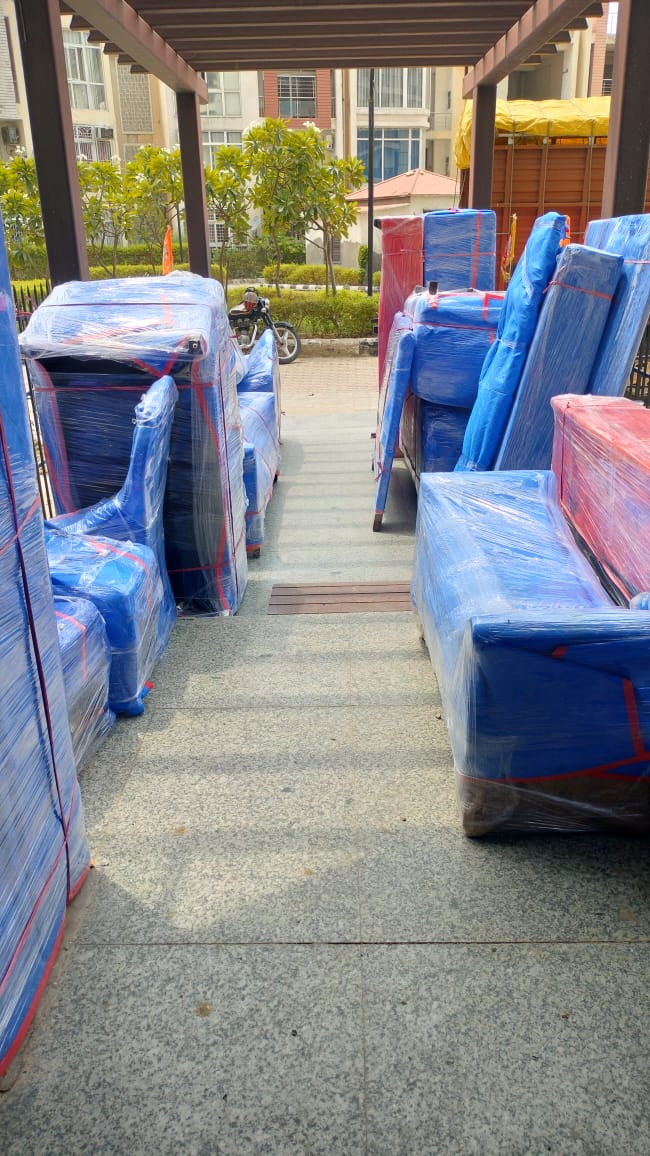 <br />
<b>Notice</b>:  Undefined variable: FetchPage in <b>/home/movingsolutions/public_html/company/home.php</b> on line <b>428</b><br />
<br />
<b>Notice</b>:  Trying to access array offset on value of type null in <b>/home/movingsolutions/public_html/company/home.php</b> on line <b>428</b><br />
 Slider