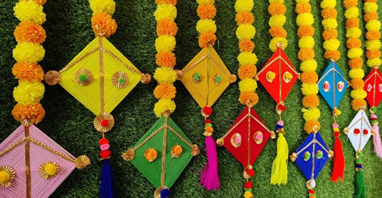 colorful-kites-diwali-decor