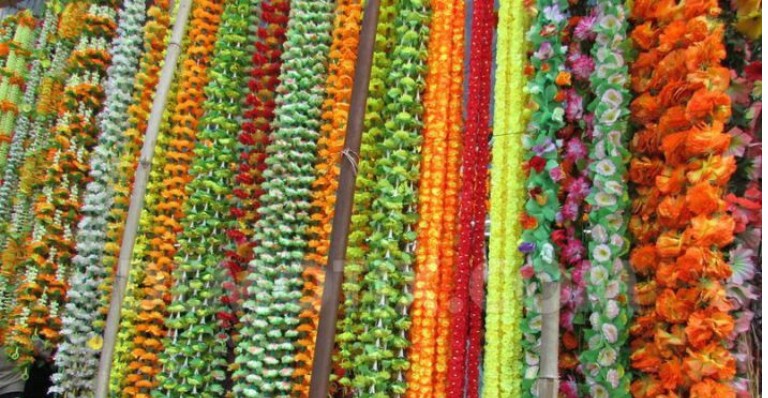 diwali-artificial-flowers-decor