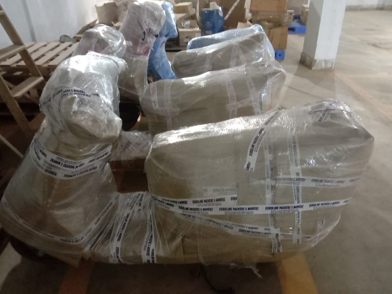 <br />
<b>Notice</b>:  Undefined variable: FetchPage in <b>/home/movingsolutions/public_html/company/home.php</b> on line <b>428</b><br />
<br />
<b>Notice</b>:  Trying to access array offset on value of type null in <b>/home/movingsolutions/public_html/company/home.php</b> on line <b>428</b><br />
 Slider