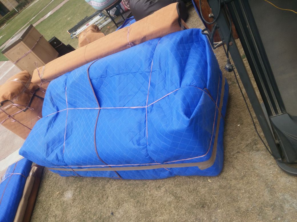 <br />
<b>Notice</b>:  Undefined variable: FetchPage in <b>/home/movingsolutions/public_html/company/home.php</b> on line <b>428</b><br />
<br />
<b>Notice</b>:  Trying to access array offset on value of type null in <b>/home/movingsolutions/public_html/company/home.php</b> on line <b>428</b><br />
 Slider