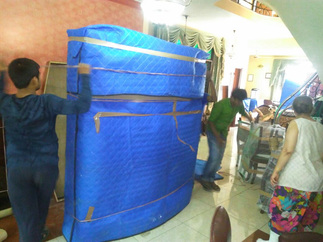 <br />
<b>Notice</b>:  Undefined variable: FetchPage in <b>/home/movingsolutions/public_html/company/home.php</b> on line <b>428</b><br />
<br />
<b>Notice</b>:  Trying to access array offset on value of type null in <b>/home/movingsolutions/public_html/company/home.php</b> on line <b>428</b><br />
 Slider