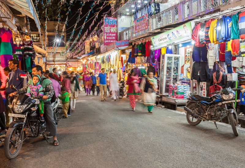 offf-season-move-holiday-hustle