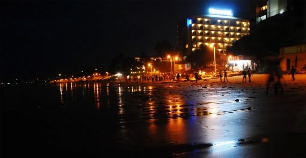 Juhu-Beach-Mumbai-in-Night