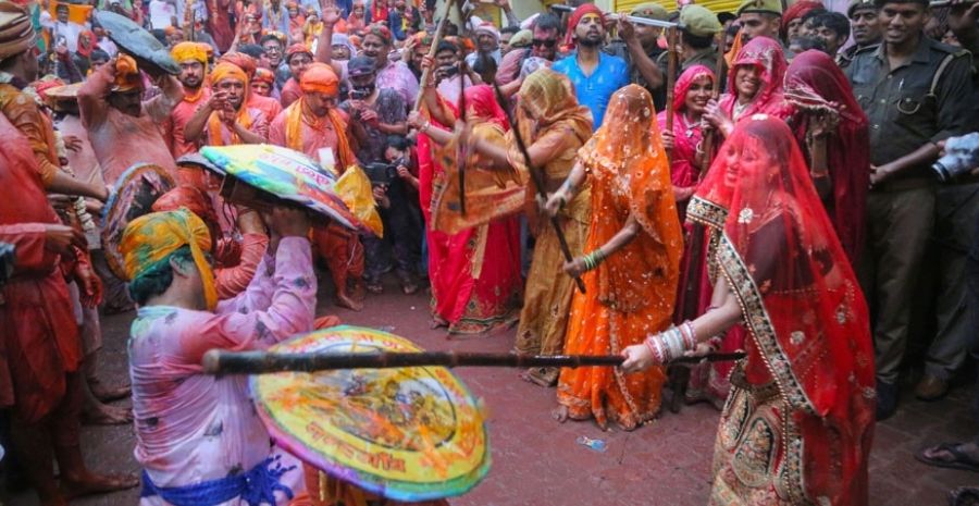 lathmar-holi-barsana