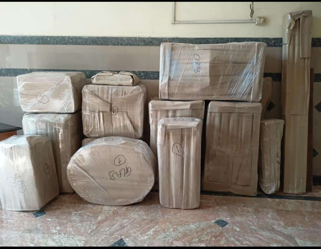 <br />
<b>Notice</b>:  Undefined variable: FetchPage in <b>/home/movingsolutions/public_html/company/home.php</b> on line <b>428</b><br />
<br />
<b>Notice</b>:  Trying to access array offset on value of type null in <b>/home/movingsolutions/public_html/company/home.php</b> on line <b>428</b><br />
 Slider