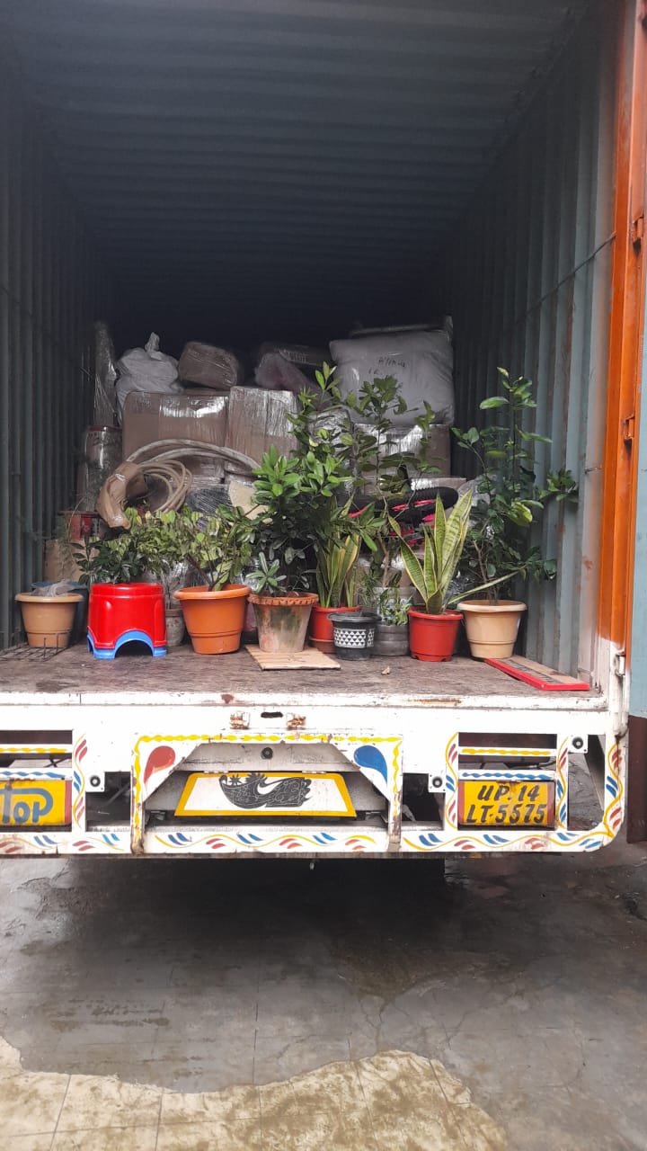 <br />
<b>Notice</b>:  Undefined variable: FetchPage in <b>/home/movingsolutions/public_html/company/home.php</b> on line <b>428</b><br />
<br />
<b>Notice</b>:  Trying to access array offset on value of type null in <b>/home/movingsolutions/public_html/company/home.php</b> on line <b>428</b><br />
 Slider