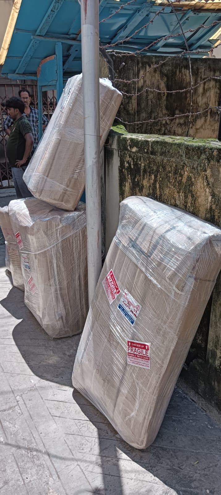 <br />
<b>Notice</b>:  Undefined variable: FetchPage in <b>/home/movingsolutions/public_html/company/home.php</b> on line <b>428</b><br />
<br />
<b>Notice</b>:  Trying to access array offset on value of type null in <b>/home/movingsolutions/public_html/company/home.php</b> on line <b>428</b><br />
 Slider