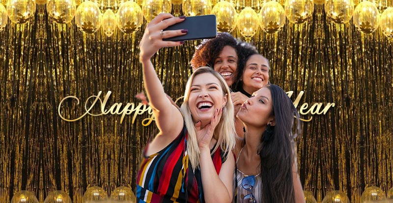 new-year-party-selfie