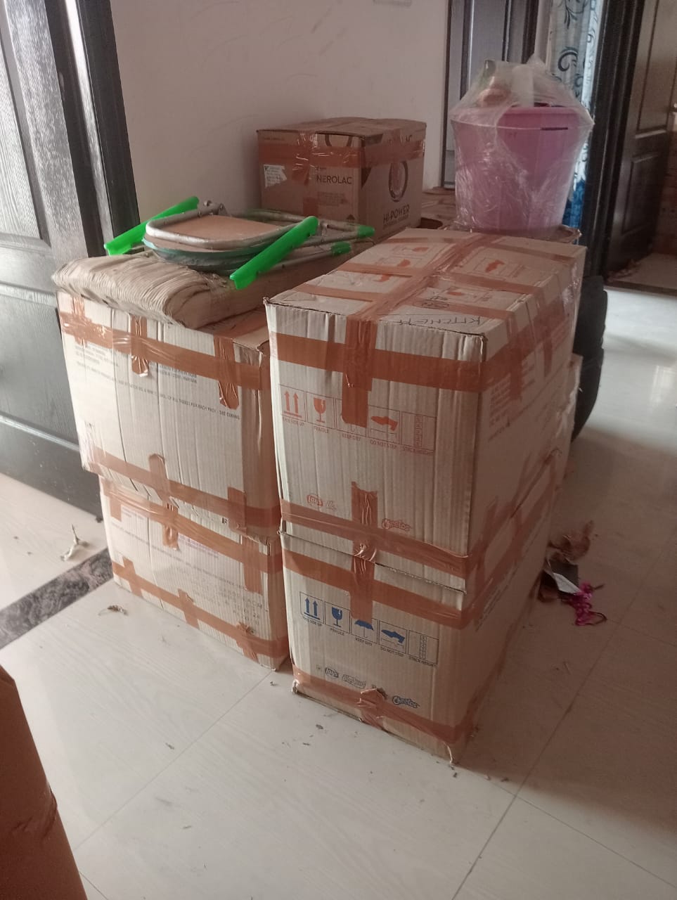 <br />
<b>Notice</b>:  Undefined variable: FetchPage in <b>/home/movingsolutions/public_html/company/home.php</b> on line <b>428</b><br />
<br />
<b>Notice</b>:  Trying to access array offset on value of type null in <b>/home/movingsolutions/public_html/company/home.php</b> on line <b>428</b><br />
 Slider