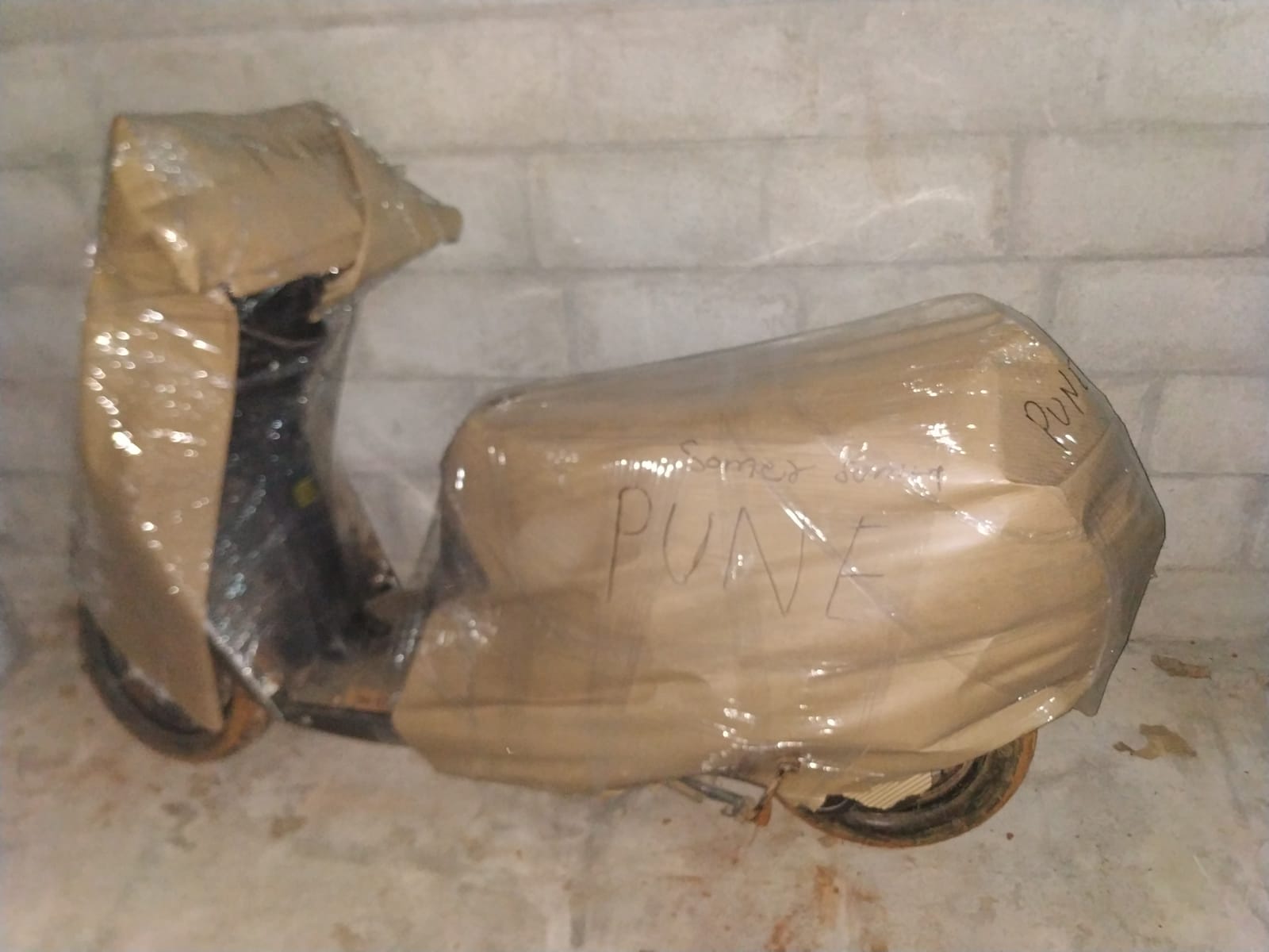 <br />
<b>Notice</b>:  Undefined variable: FetchPage in <b>/home/movingsolutions/public_html/company/home.php</b> on line <b>428</b><br />
<br />
<b>Notice</b>:  Trying to access array offset on value of type null in <b>/home/movingsolutions/public_html/company/home.php</b> on line <b>428</b><br />
 Slider