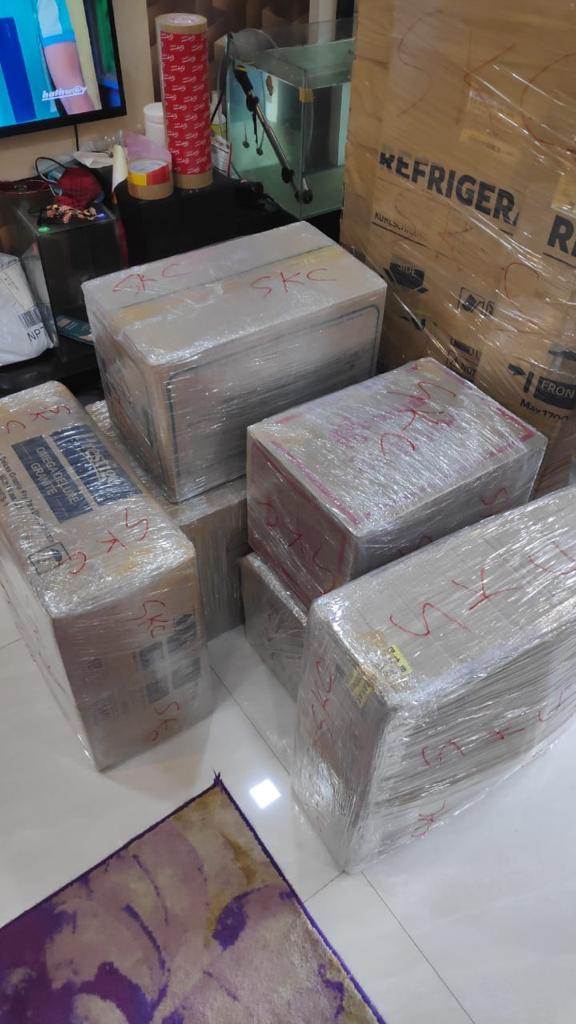 <br />
<b>Notice</b>:  Undefined variable: FetchPage in <b>/home/movingsolutions/public_html/company/home.php</b> on line <b>428</b><br />
<br />
<b>Notice</b>:  Trying to access array offset on value of type null in <b>/home/movingsolutions/public_html/company/home.php</b> on line <b>428</b><br />
 Slider