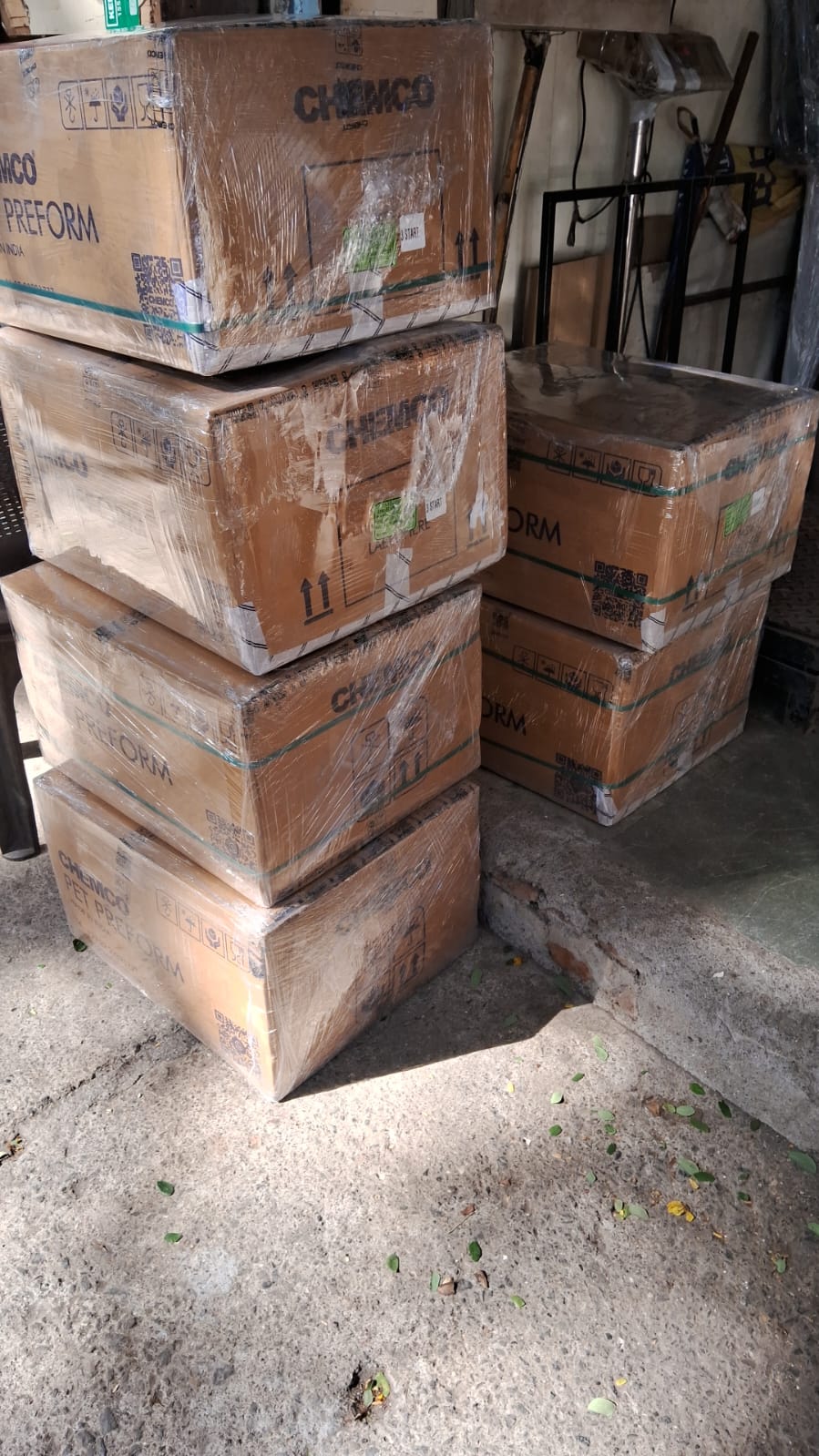 <br />
<b>Notice</b>:  Undefined variable: FetchPage in <b>/home/movingsolutions/public_html/company/home.php</b> on line <b>428</b><br />
<br />
<b>Notice</b>:  Trying to access array offset on value of type null in <b>/home/movingsolutions/public_html/company/home.php</b> on line <b>428</b><br />
 Slider