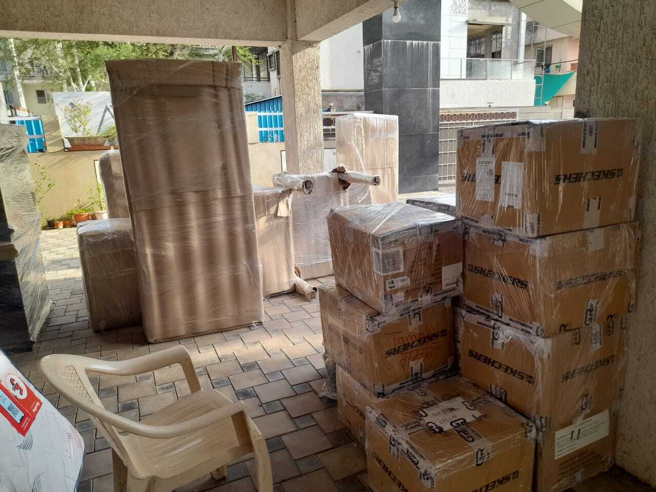 <br />
<b>Notice</b>:  Undefined variable: FetchPage in <b>/home/movingsolutions/public_html/company/home.php</b> on line <b>428</b><br />
<br />
<b>Notice</b>:  Trying to access array offset on value of type null in <b>/home/movingsolutions/public_html/company/home.php</b> on line <b>428</b><br />
 Slider