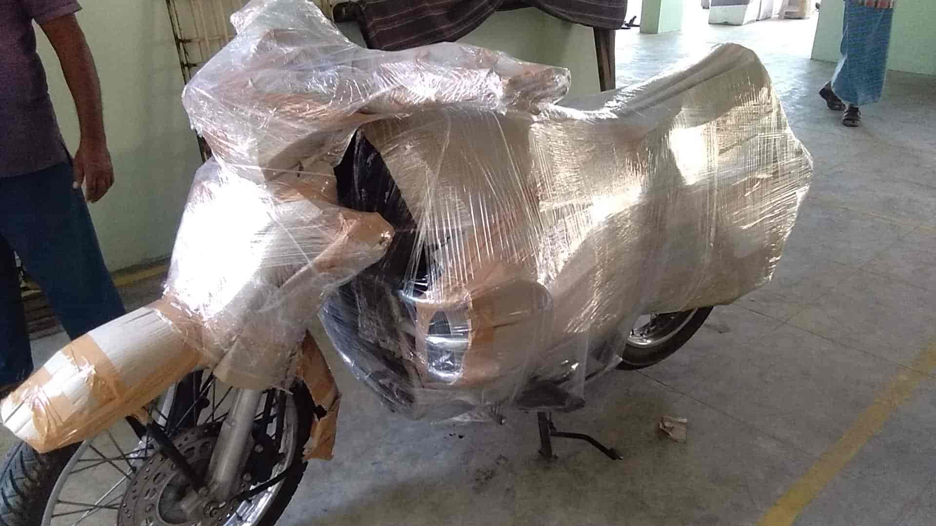 <br />
<b>Notice</b>:  Undefined variable: FetchPage in <b>/home/movingsolutions/public_html/company/home.php</b> on line <b>428</b><br />
<br />
<b>Notice</b>:  Trying to access array offset on value of type null in <b>/home/movingsolutions/public_html/company/home.php</b> on line <b>428</b><br />
 Slider