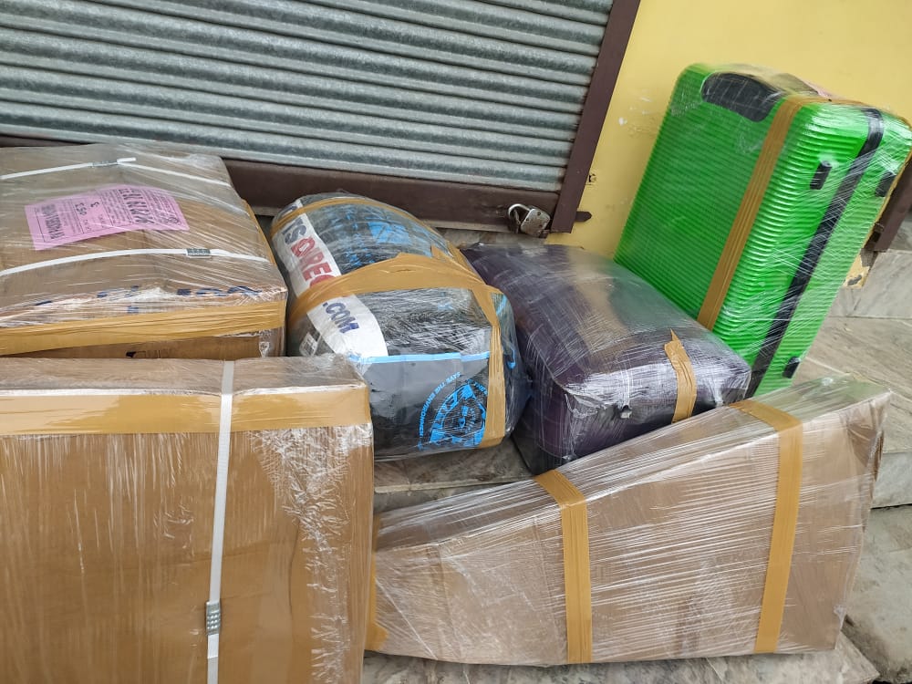 <br />
<b>Notice</b>:  Undefined variable: FetchPage in <b>/home/movingsolutions/public_html/company/home.php</b> on line <b>428</b><br />
<br />
<b>Notice</b>:  Trying to access array offset on value of type null in <b>/home/movingsolutions/public_html/company/home.php</b> on line <b>428</b><br />
 Slider