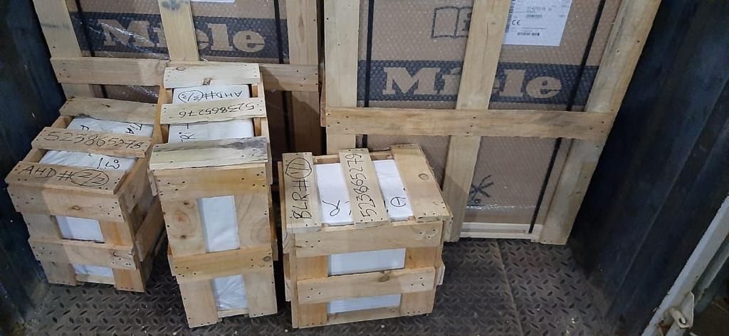 <br />
<b>Notice</b>:  Undefined variable: FetchPage in <b>/home/movingsolutions/public_html/company/home.php</b> on line <b>428</b><br />
<br />
<b>Notice</b>:  Trying to access array offset on value of type null in <b>/home/movingsolutions/public_html/company/home.php</b> on line <b>428</b><br />
 Slider