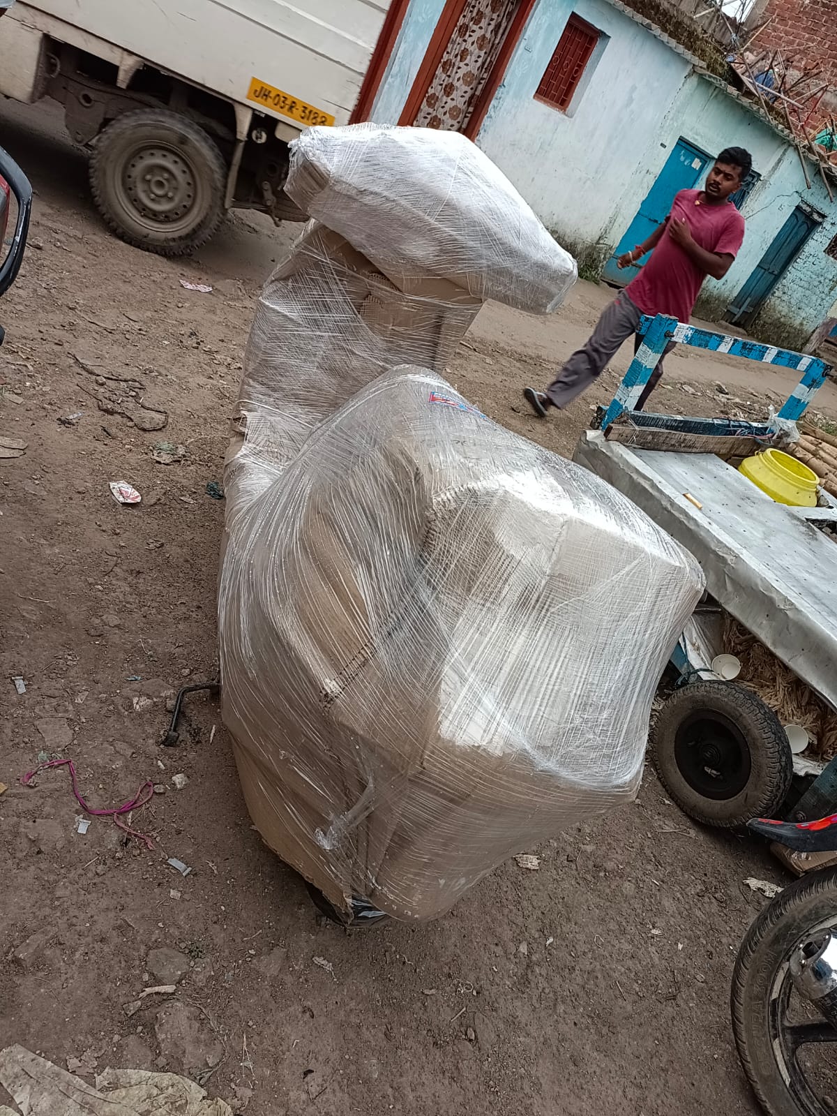 <br />
<b>Notice</b>:  Undefined variable: FetchPage in <b>/home/movingsolutions/public_html/company/home.php</b> on line <b>428</b><br />
<br />
<b>Notice</b>:  Trying to access array offset on value of type null in <b>/home/movingsolutions/public_html/company/home.php</b> on line <b>428</b><br />
 Slider