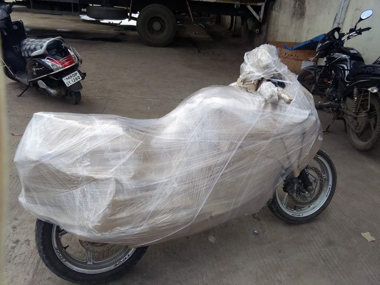 <br />
<b>Notice</b>:  Undefined variable: FetchPage in <b>/home/movingsolutions/public_html/company/home.php</b> on line <b>428</b><br />
<br />
<b>Notice</b>:  Trying to access array offset on value of type null in <b>/home/movingsolutions/public_html/company/home.php</b> on line <b>428</b><br />
 Slider