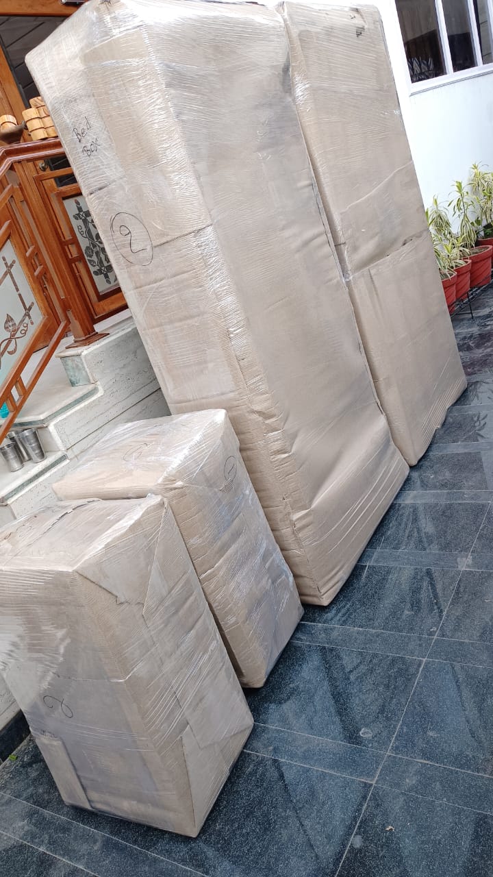 <br />
<b>Notice</b>:  Undefined variable: FetchPage in <b>/home/movingsolutions/public_html/company/home.php</b> on line <b>428</b><br />
<br />
<b>Notice</b>:  Trying to access array offset on value of type null in <b>/home/movingsolutions/public_html/company/home.php</b> on line <b>428</b><br />
 Slider