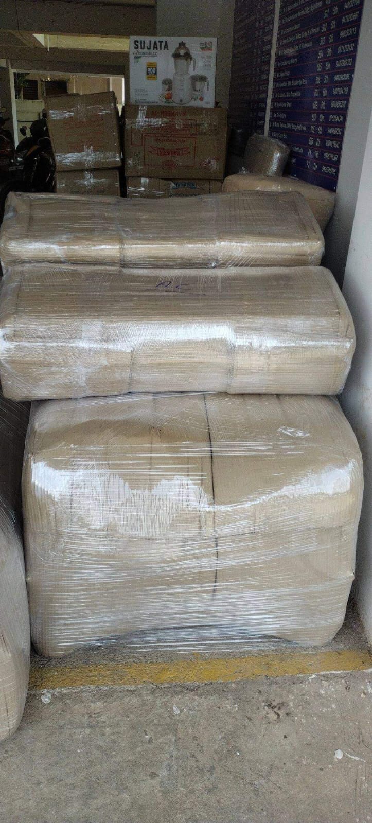 <br />
<b>Notice</b>:  Undefined variable: FetchPage in <b>/home/movingsolutions/public_html/company/home.php</b> on line <b>428</b><br />
<br />
<b>Notice</b>:  Trying to access array offset on value of type null in <b>/home/movingsolutions/public_html/company/home.php</b> on line <b>428</b><br />
 Slider