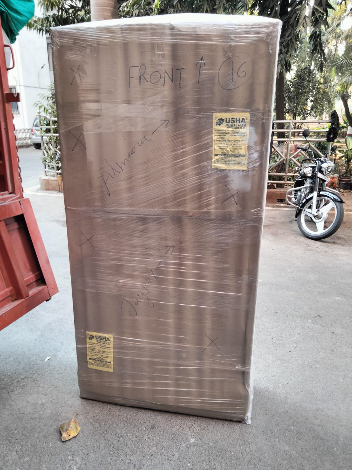 <br />
<b>Notice</b>:  Undefined variable: FetchPage in <b>/home/movingsolutions/public_html/company/home.php</b> on line <b>428</b><br />
<br />
<b>Notice</b>:  Trying to access array offset on value of type null in <b>/home/movingsolutions/public_html/company/home.php</b> on line <b>428</b><br />
 Slider