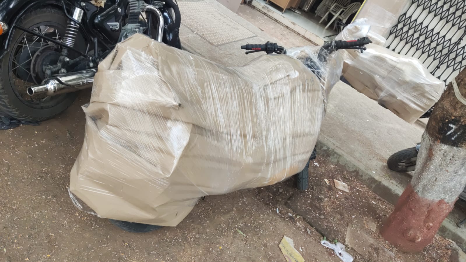 <br />
<b>Notice</b>:  Undefined variable: FetchPage in <b>/home/movingsolutions/public_html/company/home.php</b> on line <b>428</b><br />
<br />
<b>Notice</b>:  Trying to access array offset on value of type null in <b>/home/movingsolutions/public_html/company/home.php</b> on line <b>428</b><br />
 Slider