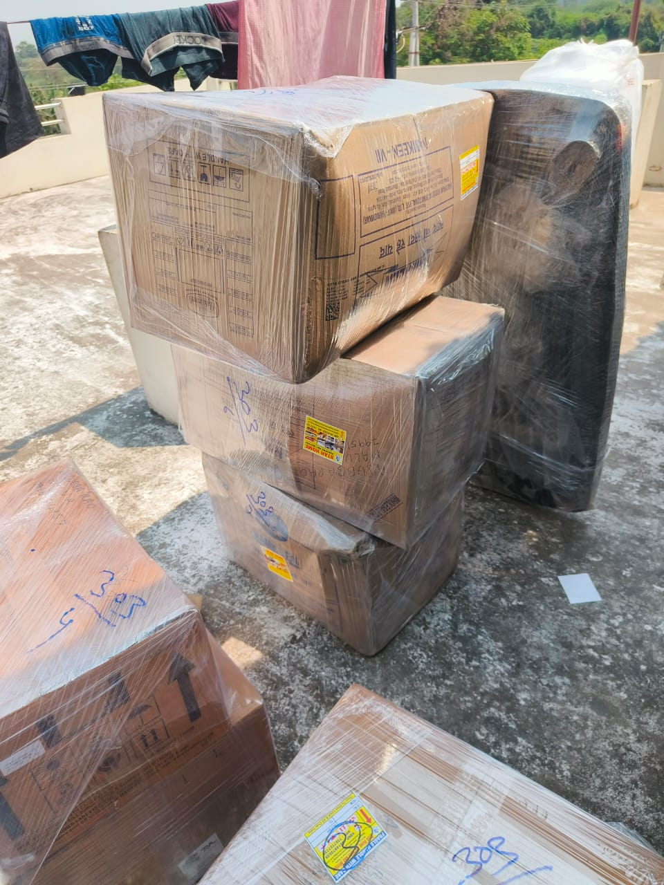 <br />
<b>Notice</b>:  Undefined variable: FetchPage in <b>/home/movingsolutions/public_html/company/home.php</b> on line <b>428</b><br />
<br />
<b>Notice</b>:  Trying to access array offset on value of type null in <b>/home/movingsolutions/public_html/company/home.php</b> on line <b>428</b><br />
 Slider