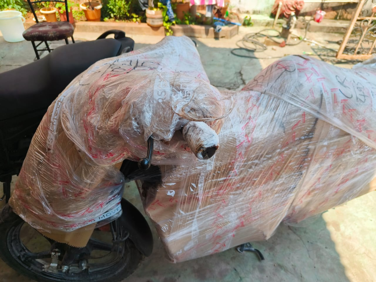 <br />
<b>Notice</b>:  Undefined variable: FetchPage in <b>/home/movingsolutions/public_html/company/home.php</b> on line <b>428</b><br />
<br />
<b>Notice</b>:  Trying to access array offset on value of type null in <b>/home/movingsolutions/public_html/company/home.php</b> on line <b>428</b><br />
 Slider